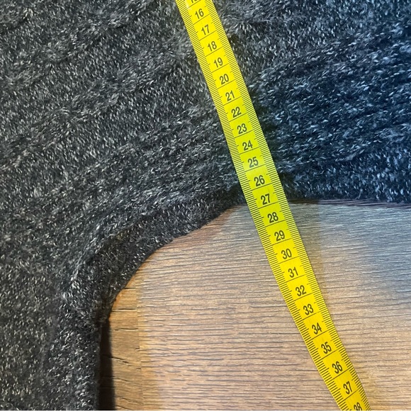 Adorable sweater dress - Picture 3 of 8